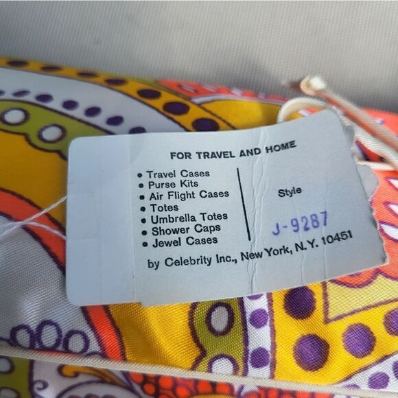 Vtg. Mint W/Tags & Original Products Included"Celebrity" Mod Toiletries Roll Bag - Picture 7 of 7